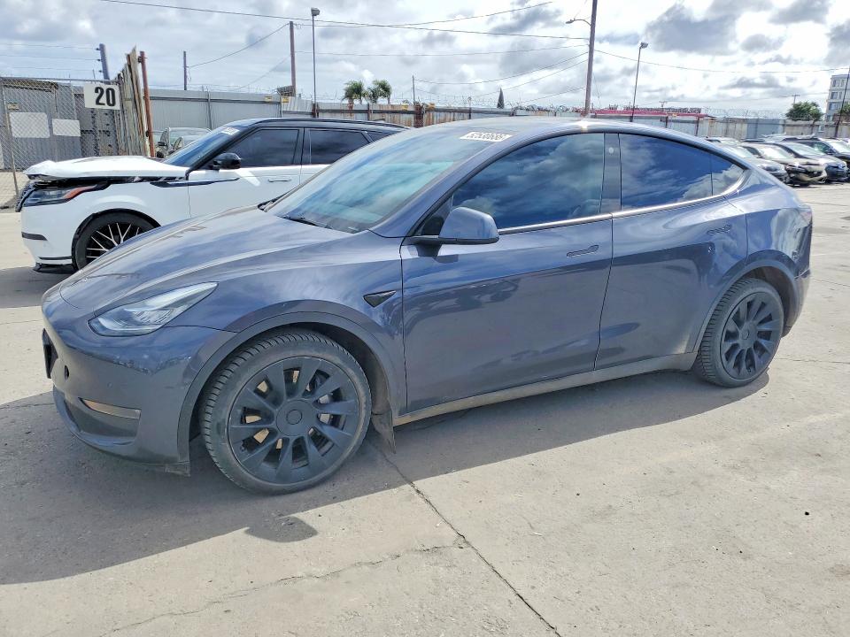 52530686 :رقم المزاد ، 7SAYGDEE9NF574991 vin ، 2022 Tesla Model Y مزاد بيع