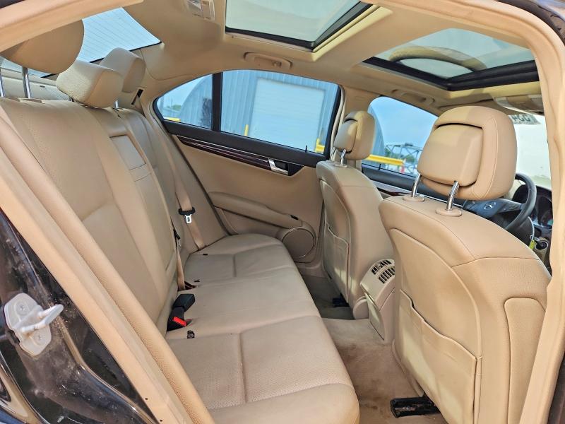 53415846 :رقم المزاد ، WDDGF8BB5AR088380 vin ، 2010 Mercedes-benz C مزاد بيع