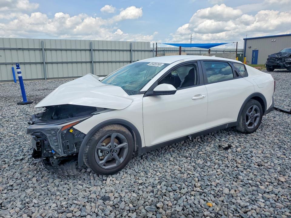 2025 Kia K4 მანქანა იყიდება აუქციონზე, vin: 3KPFT4DE2SE020758, აუქციონის ნომერი: 55425266