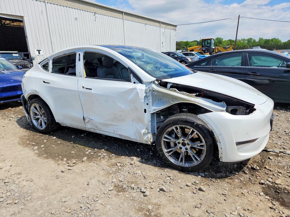 52533726 :رقم المزاد ، 5YJYGDEE0MF204248 vin ، 2021 Tesla Model Y مزاد بيع