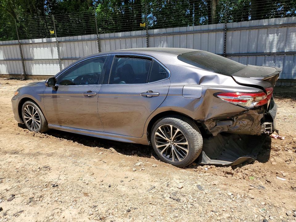 53659206 :رقم المزاد ، 4T1B11HK9JU516137 vin ، 2018 Toyota Camry مزاد بيع