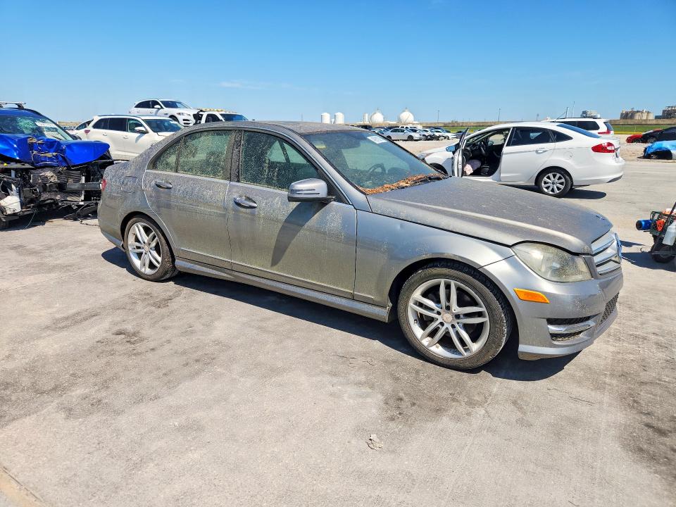 49918276 :رقم المزاد ، WDDGF4HB5DA852022 vin ، 2013 Mercedes-benz C مزاد بيع
