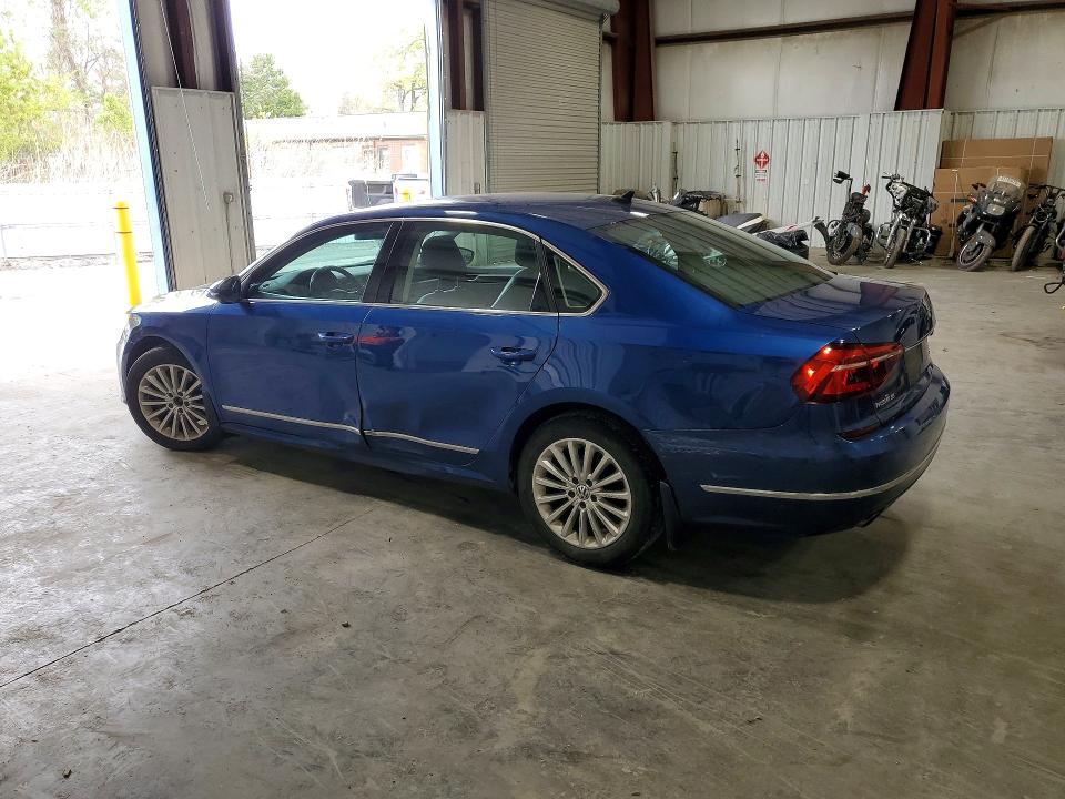 52906856 :رقم المزاد ، 1VWBT7A37HC009853 vin ، 2017 Volkswagen Passat مزاد بيع