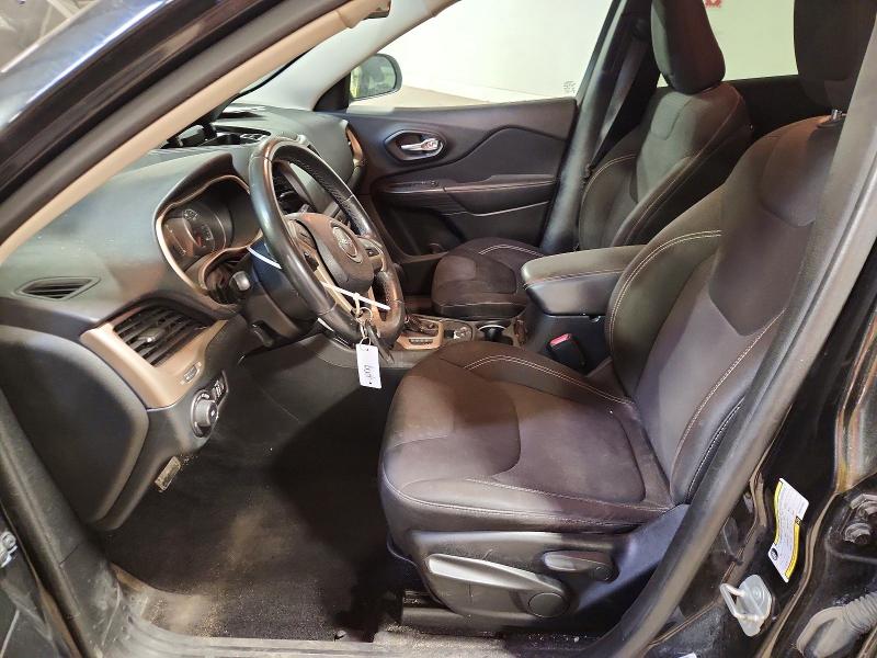 52647946 :رقم المزاد ، 1C4PJLCB9FW507995 vin ، 2015 Jeep Cherokee مزاد بيع
