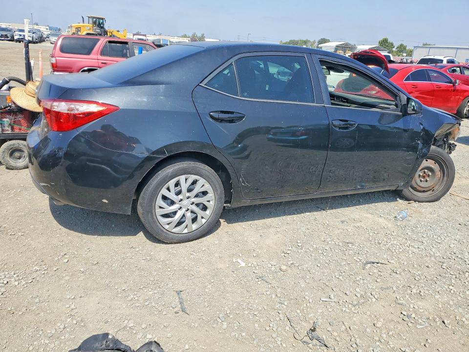 Продажа на аукционе авто 2018 Toyota Corolla, vin: 5YFBURHEXJP833569, номер лота: 47665626