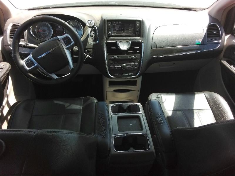 2016 Chrysler Town & Country მანქანა იყიდება აუქციონზე, vin: 2C4RC1BGXGR175273, აუქციონის ნომერი: 52434466