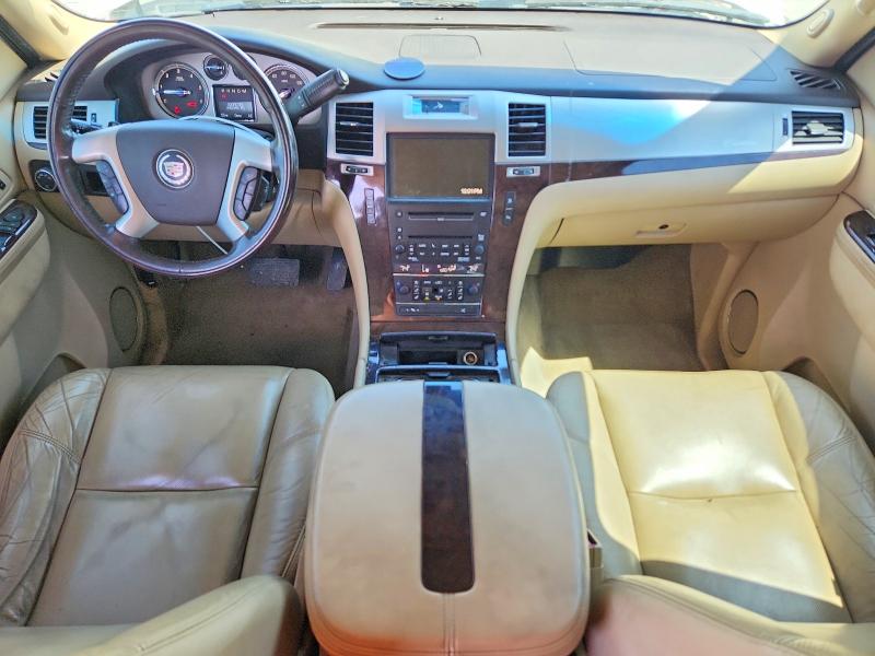2010 Cadillac Escalade მანქანა იყიდება აუქციონზე, vin: 1GYUKJEF2AR173461, აუქციონის ნომერი: 53138236