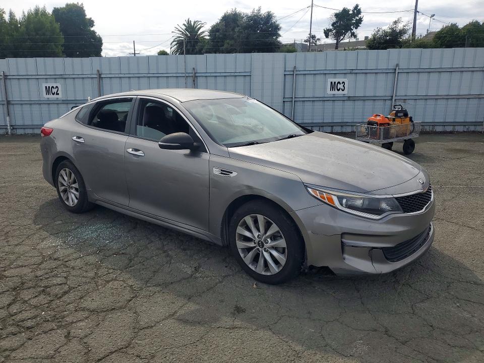 Auction sale of the 2017 Kia Optima, vin: 5XXGT4L39HG165929, lot number: 55072216