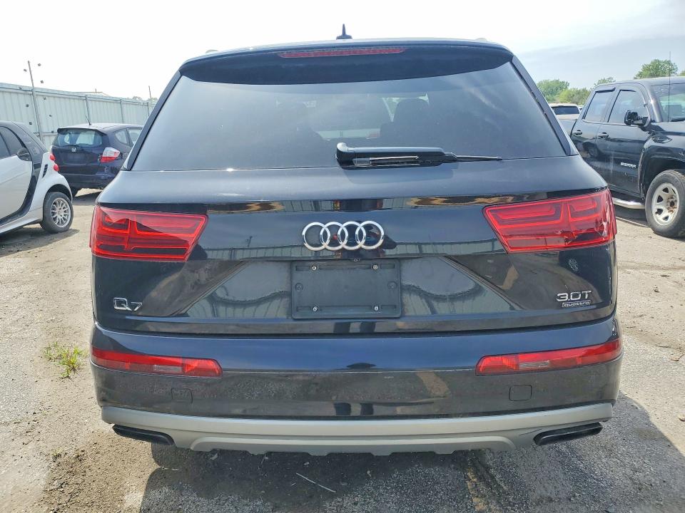 Продажа на аукционе авто 2017 Audi Q7, vin: WA1LAAF70HD058466, номер лота: 52734216