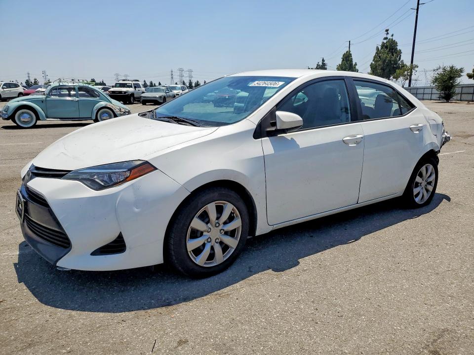 54264506 :رقم المزاد ، 5YFBURHE2HP653139 vin ، 2017 Toyota Corolla مزاد بيع