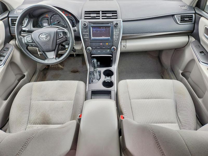 54297546 :رقم المزاد ، 4T1BF1FK8FU985425 vin ، 2015 Toyota Camry مزاد بيع