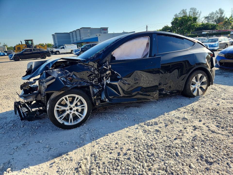 Продаж на аукціоні авто 2024 Tesla Model Y, vin: 7SAYGDED7RF095045, номер лоту: 52525176