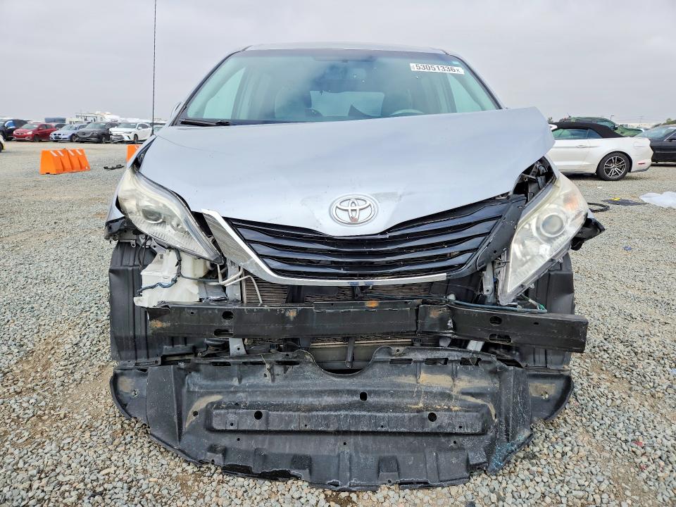 Продажа на аукционе авто 2014 Toyota Sienna, vin: 5TDKK3DC8ES508164, номер лота: 53051336