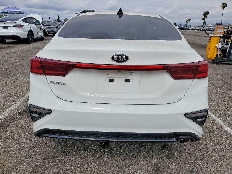 2020 Kia Forte მანქანა იყიდება აუქციონზე, vin: 3KPF24AD4LE183699, აუქციონის ნომერი: 54912846