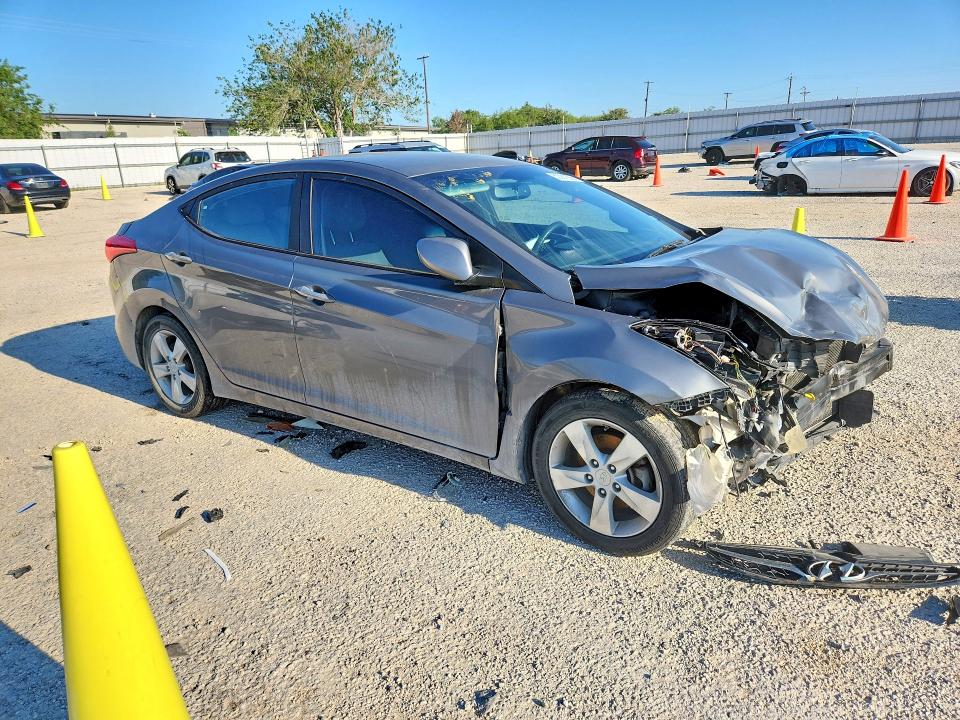 53381806 :رقم المزاد ، 5NPDH4AE5DH420826 vin ، 2013 Hyundai Elantra مزاد بيع