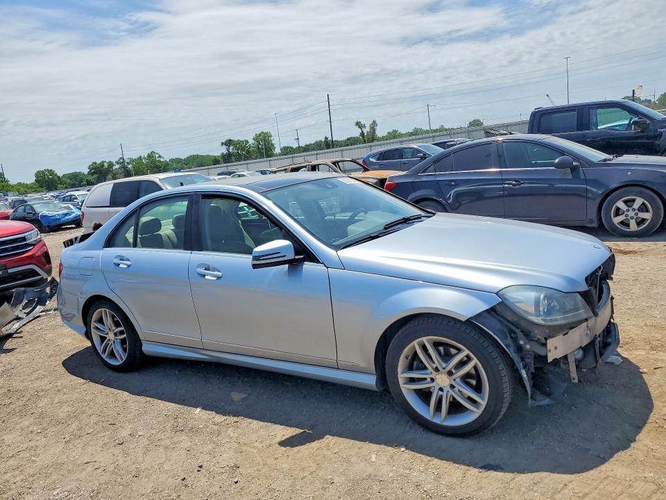 2014 Mercedes-benz C მანქანა იყიდება აუქციონზე, vin: WDDGF4HB9EG167178, აუქციონის ნომერი: 55047446