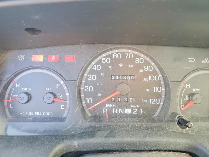 2004 Ford Crown Victoria მანქანა იყიდება აუქციონზე, vin: 2FAFP74WX4X132158, აუქციონის ნომერი: 55100066