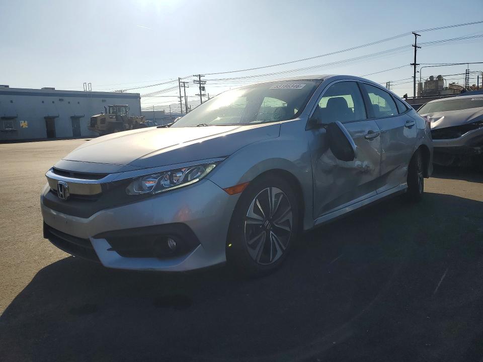 53186346 :رقم المزاد ، JHMFC1F35JX033107 vin ، 2018 Honda Civic مزاد بيع