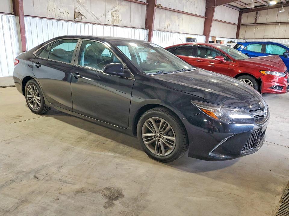 52240076 :رقم المزاد ، 4T1BF1FK2FU957457 vin ، 2015 Toyota Camry مزاد بيع