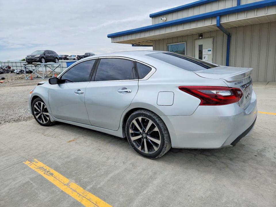 2017 Nissan Altima მანქანა იყიდება აუქციონზე, vin: 1N4AL3AP5HC128243, აუქციონის ნომერი: 52045006