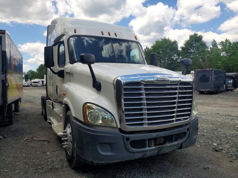 Продажа на аукционе авто 2015 Freightliner Cascadia 125, vin: 1FUJGLDV7FLGF3740, номер лота: 54808986