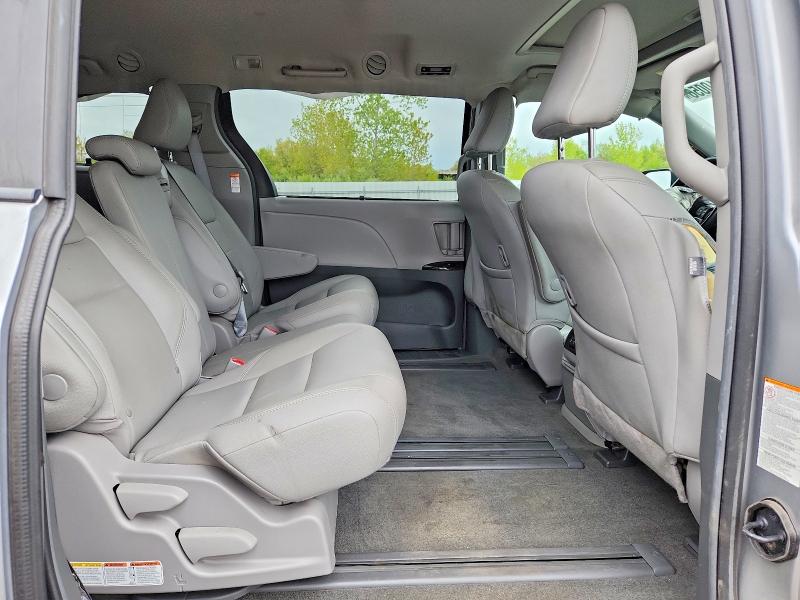 2018 Toyota Sienna მანქანა იყიდება აუქციონზე, vin: 5TDYZ3DC7JS938249, აუქციონის ნომერი: 52410056