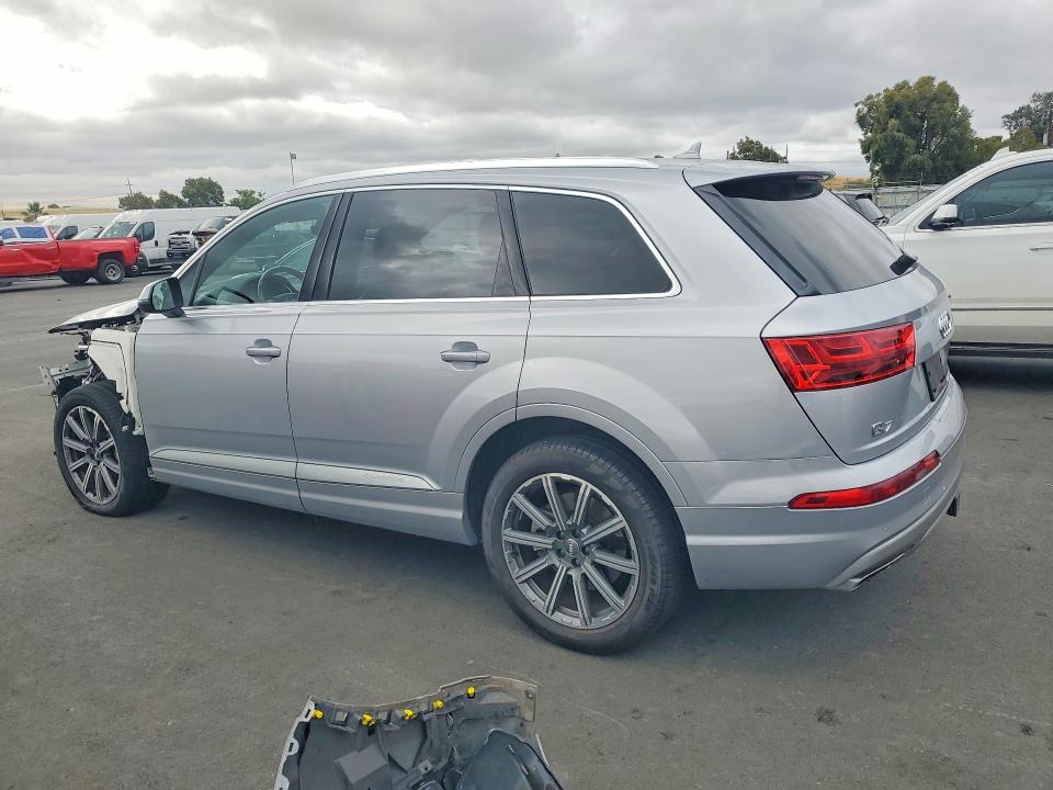 2018 Audi Q7 მანქანა იყიდება აუქციონზე, vin: WA1LAAF71JD014143, აუქციონის ნომერი: 55428576