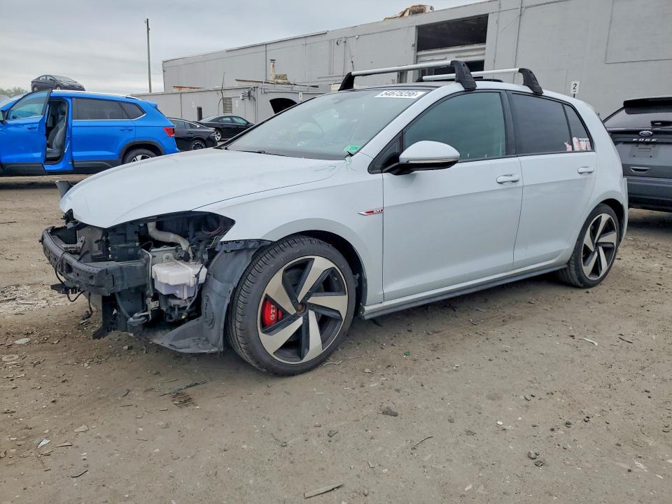 54675256 :رقم المزاد ، 3VW547AU1JM263114 vin ، 2018 Volkswagen Gti مزاد بيع