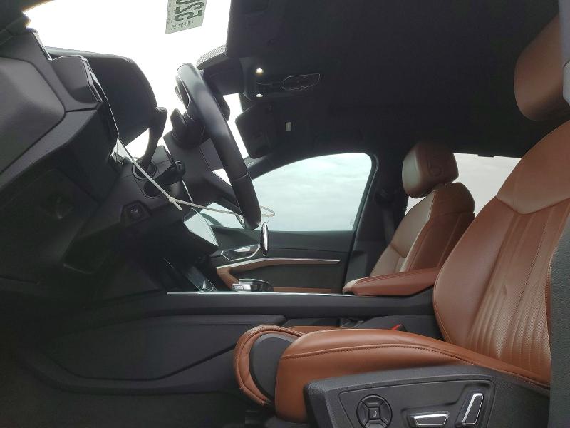2019 Audi E-tron მანქანა იყიდება აუქციონზე, vin: WA1VAAGE3KB015667, აუქციონის ნომერი: 52663596