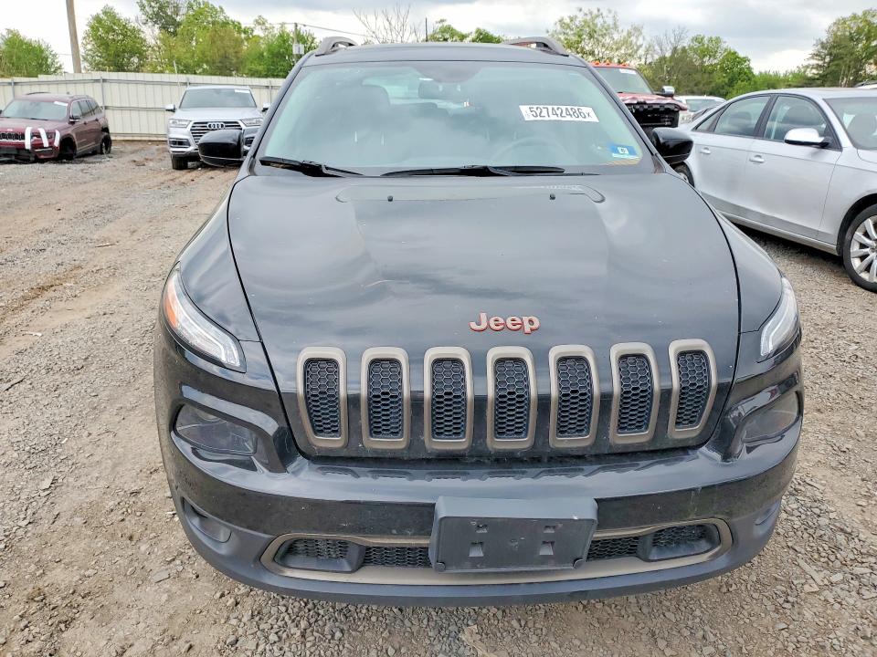 52742486 :رقم المزاد ، 1C4PJMCS1GW268403 vin ، 2016 Jeep Cherokee مزاد بيع