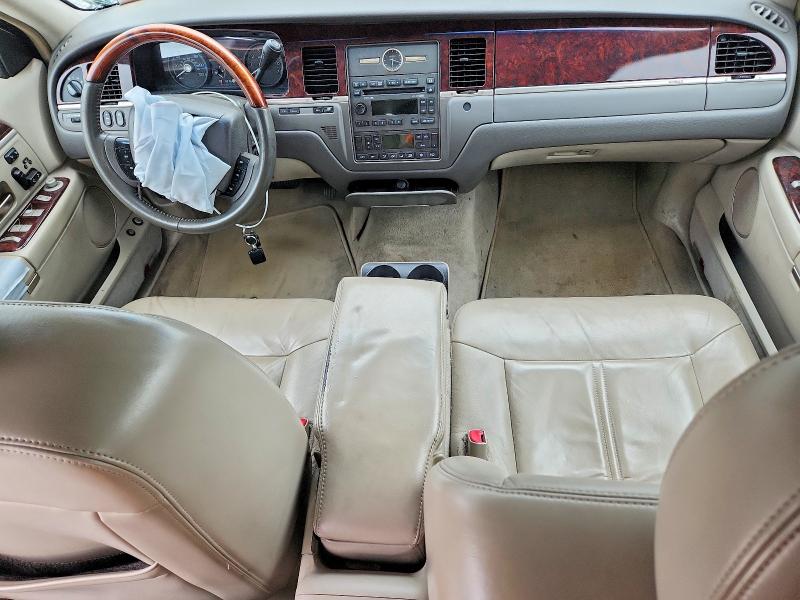 Продаж на аукціоні авто 2009 Lincoln Town Car, vin: 2LNHM82V59X636485, номер лоту: 53159786