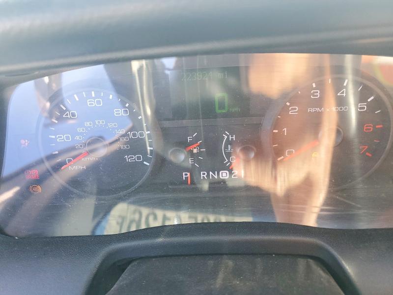 2006 Ford Crown Victoria მანქანა იყიდება აუქციონზე, vin: 2FAFP74W56X166883, აუქციონის ნომერი: 53854126