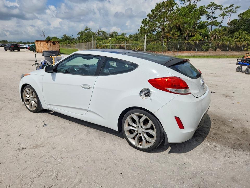 2015 Hyundai Veloster მანქანა იყიდება აუქციონზე, vin: KMHTC6AD3FU237121, აუქციონის ნომერი: 55231866