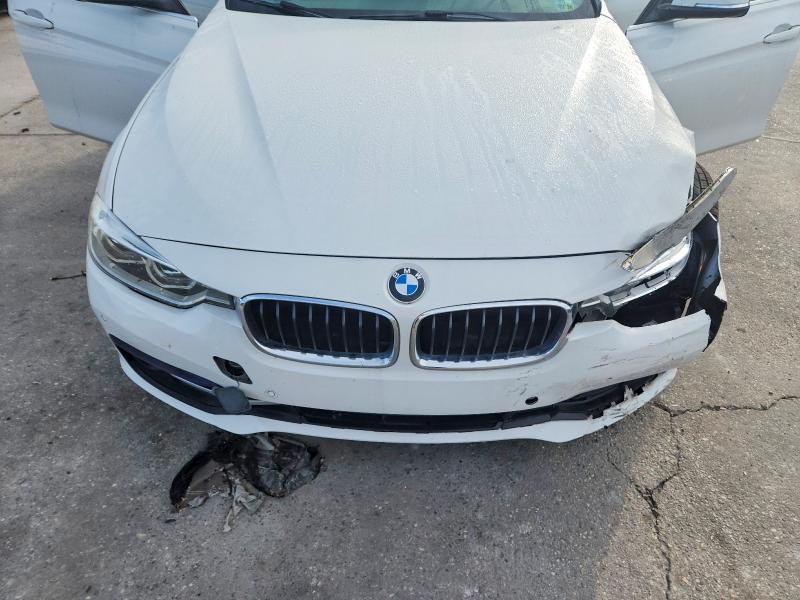 55379436 :رقم المزاد ، WBA8B9G31HNU51936 vin ، 2017 Bmw 330 مزاد بيع