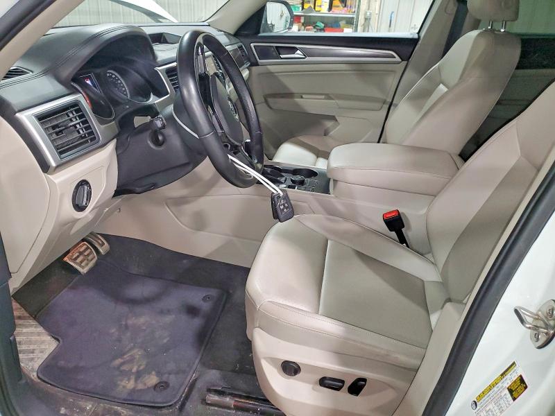 48867046 :رقم المزاد ، 1V2PR2CA1JC576957 vin ، 2018 Volkswagen Atlas مزاد بيع