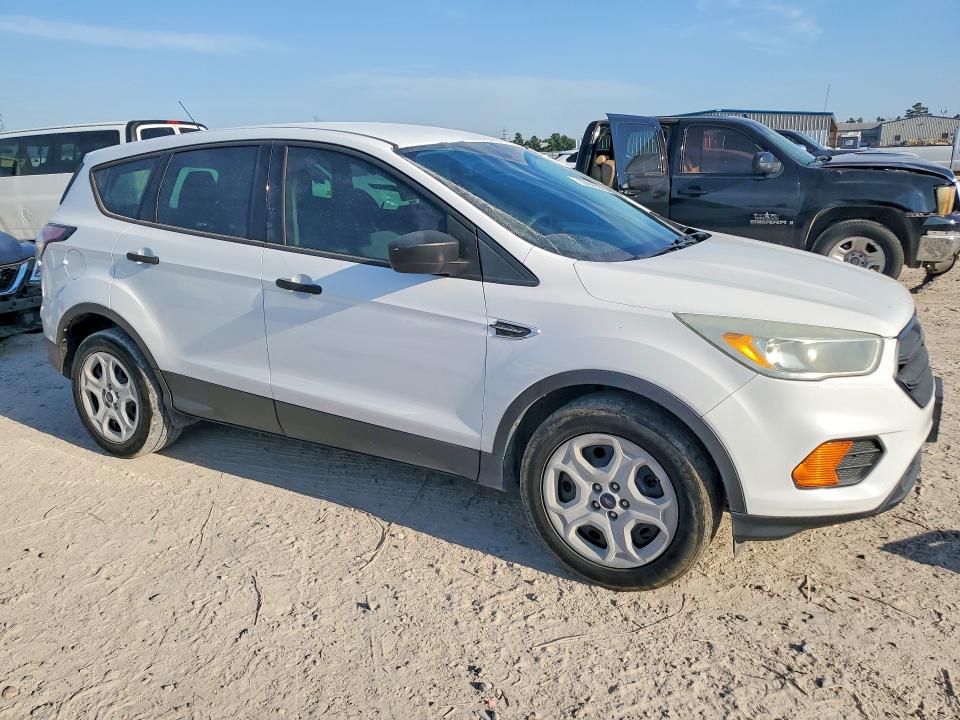 53840066 :رقم المزاد ، 1FMCU0F70HUC00429 vin ، 2017 Ford Escape مزاد بيع