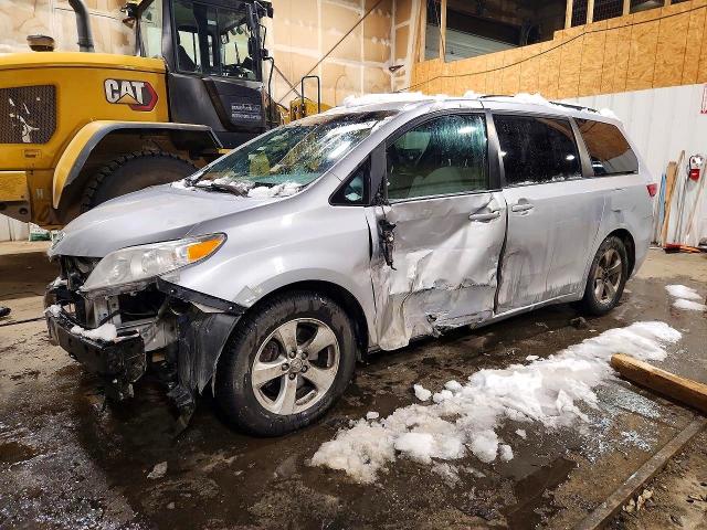 2015 Toyota Sienna მანქანა იყიდება აუქციონზე, vin: 5TDKK3DC6FS547630, აუქციონის ნომერი: 53074616