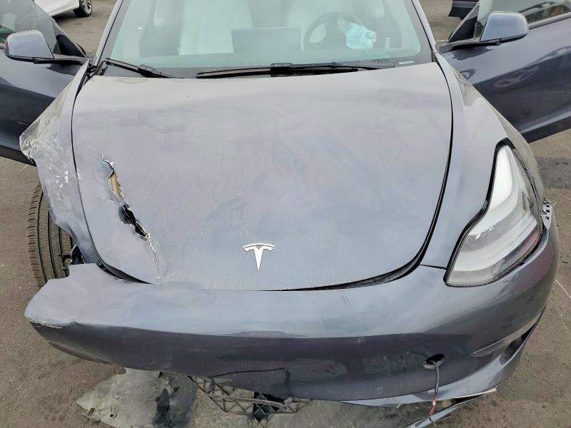 53546576 :رقم المزاد ، 5YJ3E1EAXNF353179 vin ، 2022 Tesla Model 3 مزاد بيع