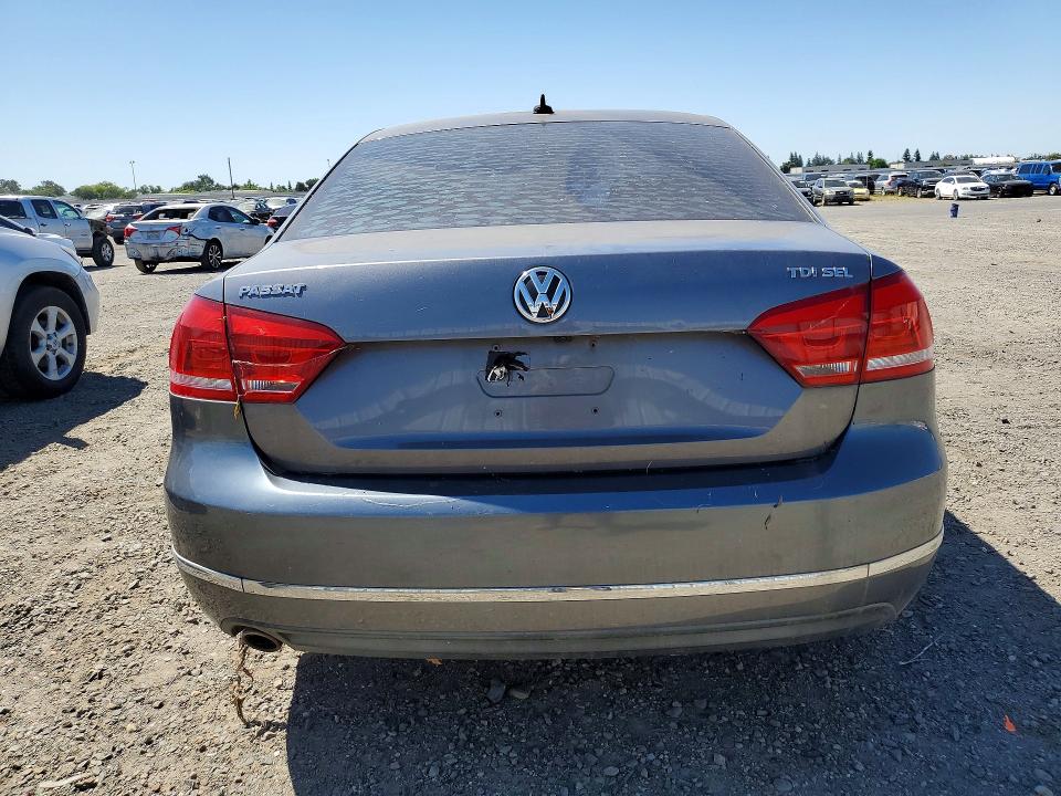 52926256 :رقم المزاد ، 1VWCN7A3XEC101758 vin ، 2014 Volkswagen Passat مزاد بيع