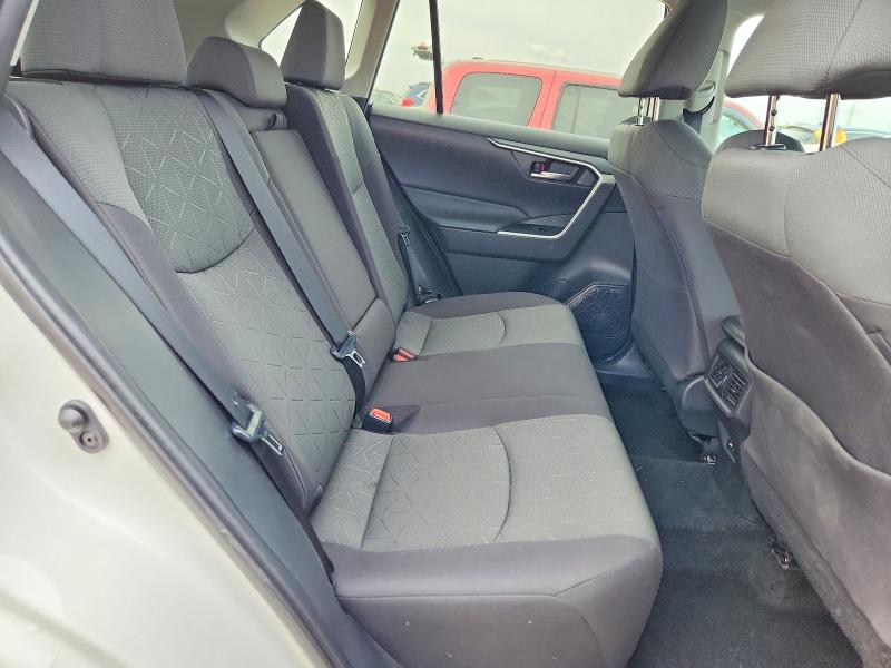 52253166 :رقم المزاد ، 2T3P1RFV4MC233241 vin ، 2021 Toyota Rav4 مزاد بيع