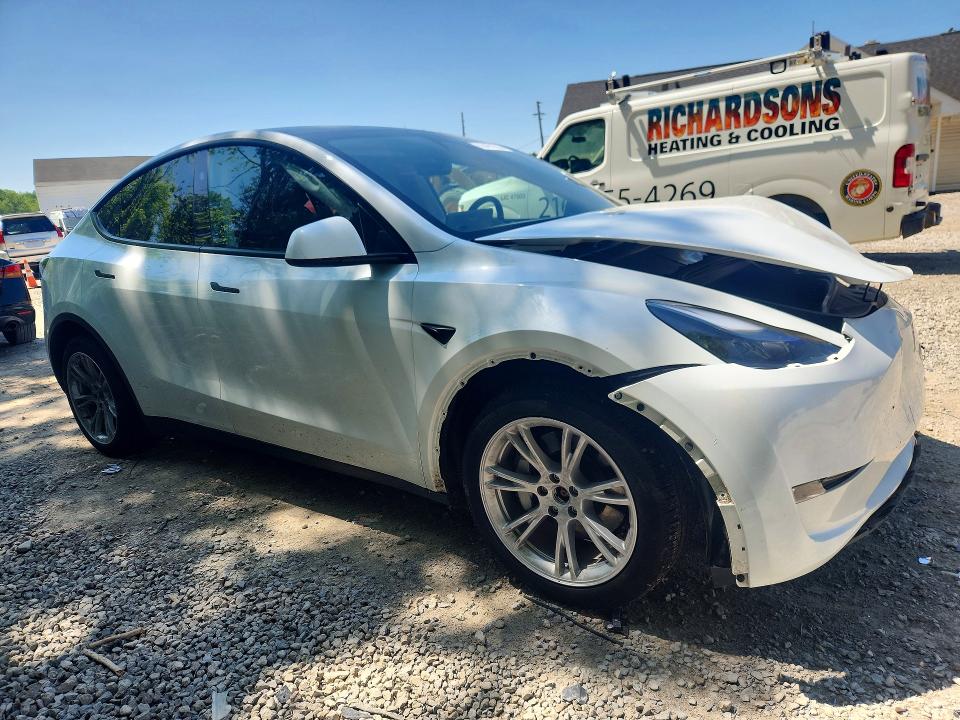 Auction sale of the 2024 Tesla Model Y, vin: 7SAYGDEEXRA274556, lot number: 55491326