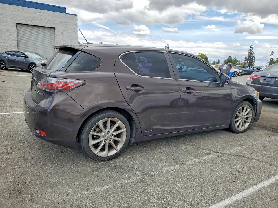 52266896 :رقم المزاد ، JTHKD5BH9B2019990 vin ، 2011 Lexus Ct مزاد بيع