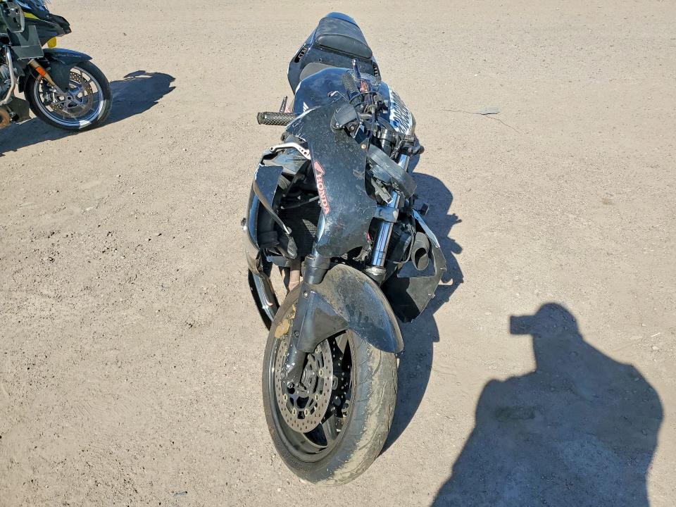 53833006 :رقم المزاد ، JH2PC37033M007641 vin ، 2003 Honda Cbr600 مزاد بيع