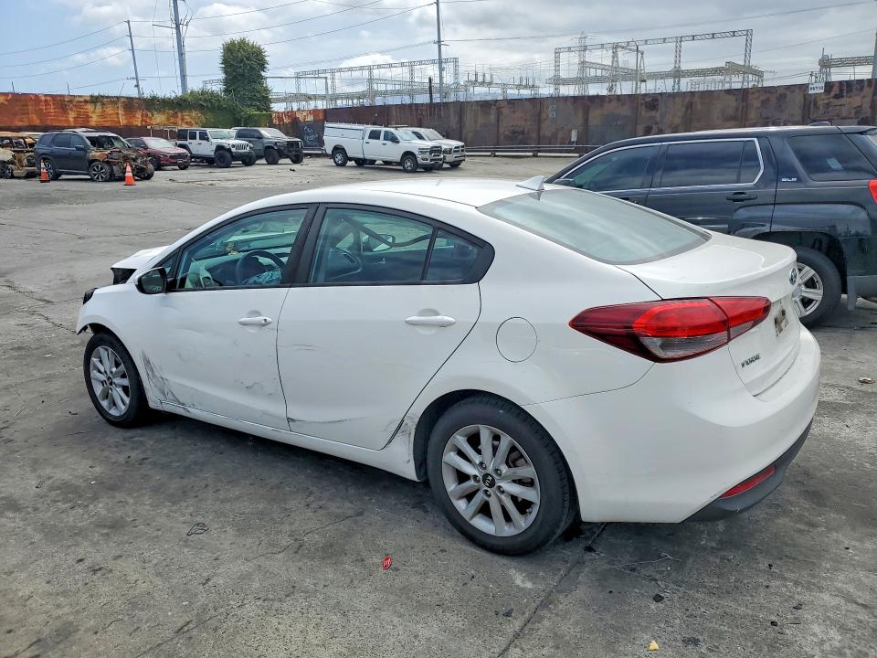 53948916 :رقم المزاد ، 3KPFL4A71HE117058 vin ، 2017 Kia Forte مزاد بيع