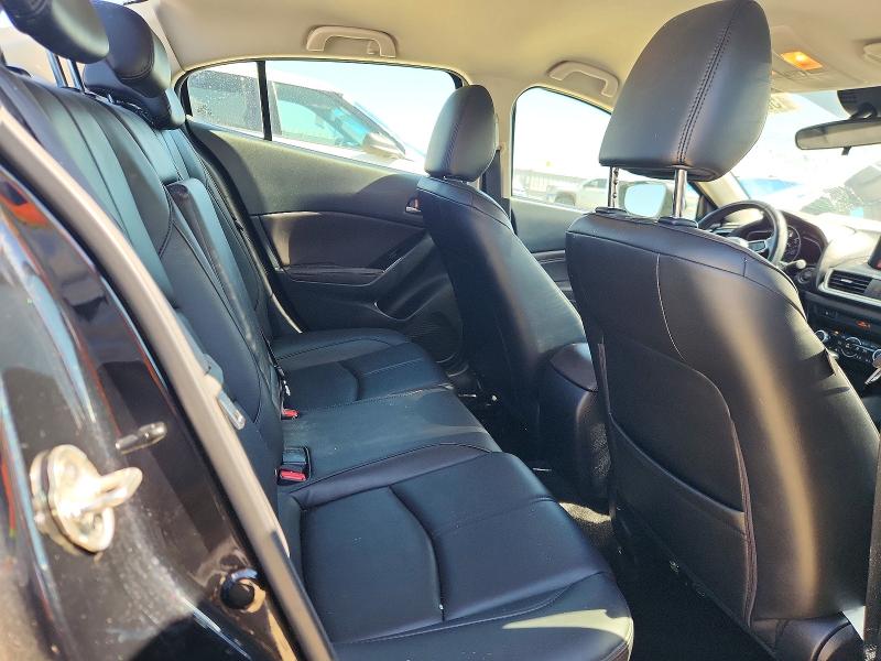 Продажа на аукционе авто 2018 Mazda 3, vin: 3MZBN1V33JM215399, номер лота: 53322406