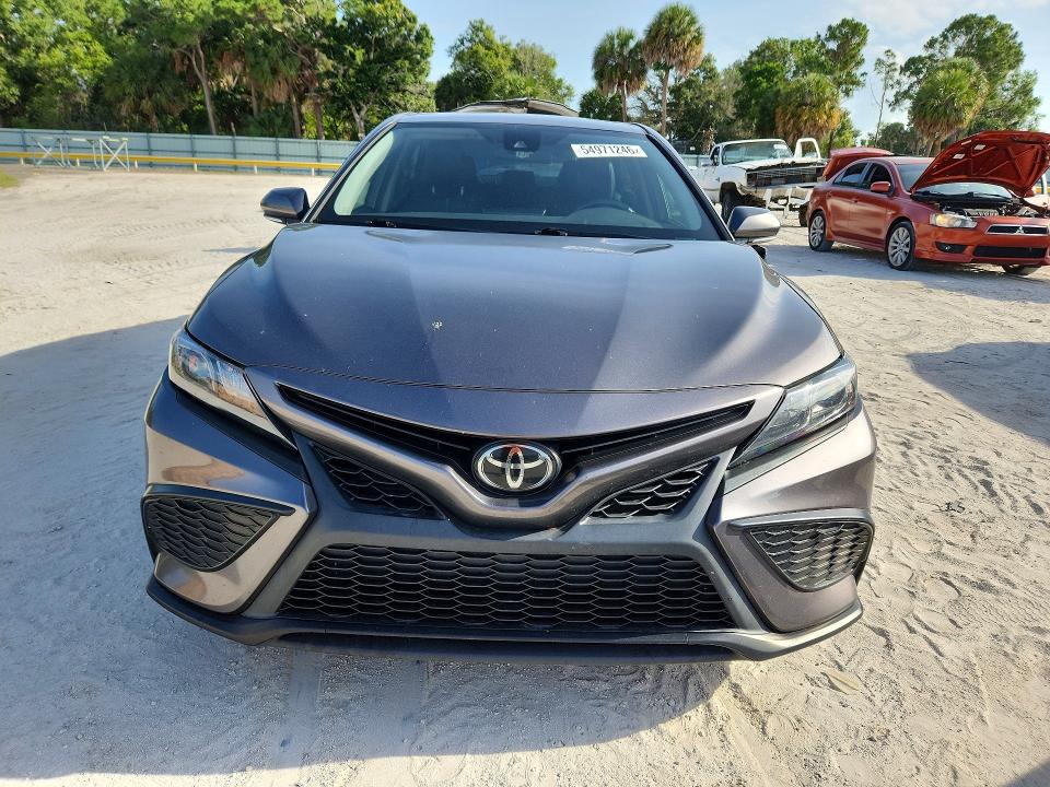 Продаж на аукціоні авто 2023 Toyota Camry, vin: 4T1G11AK0PU807974, номер лоту: 54971246