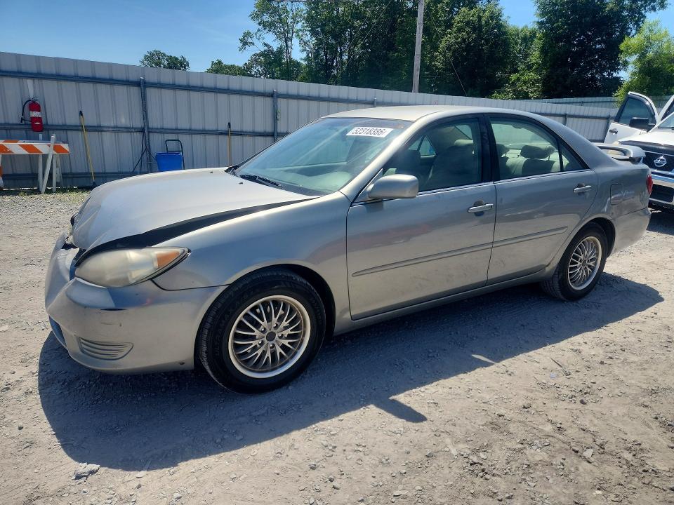 52318386 :رقم المزاد ، 4T1BF32K65U603487 vin ، 2005 Toyota Camry مزاد بيع