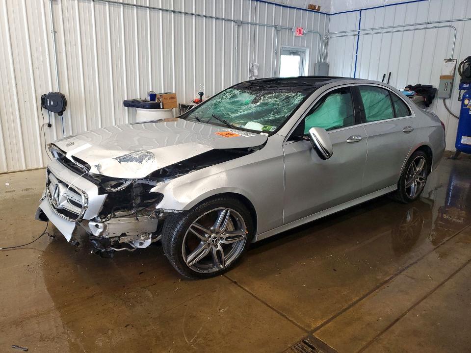 54241356 :رقم المزاد ، W1KZF6JB2LA801767 vin ، 2020 Mercedes-benz E مزاد بيع