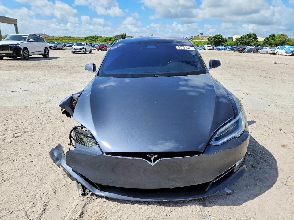 54651996 :رقم المزاد ، 5YJSA1E28KF305109 vin ، 2019 Tesla Model S مزاد بيع