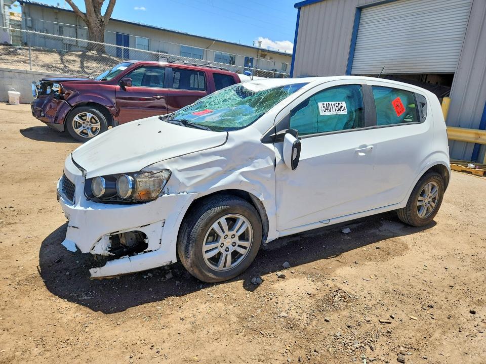 54011506 :رقم المزاد ، 1G1JA6SH1F4175715 vin ، 2015 Chevrolet Sonic مزاد بيع